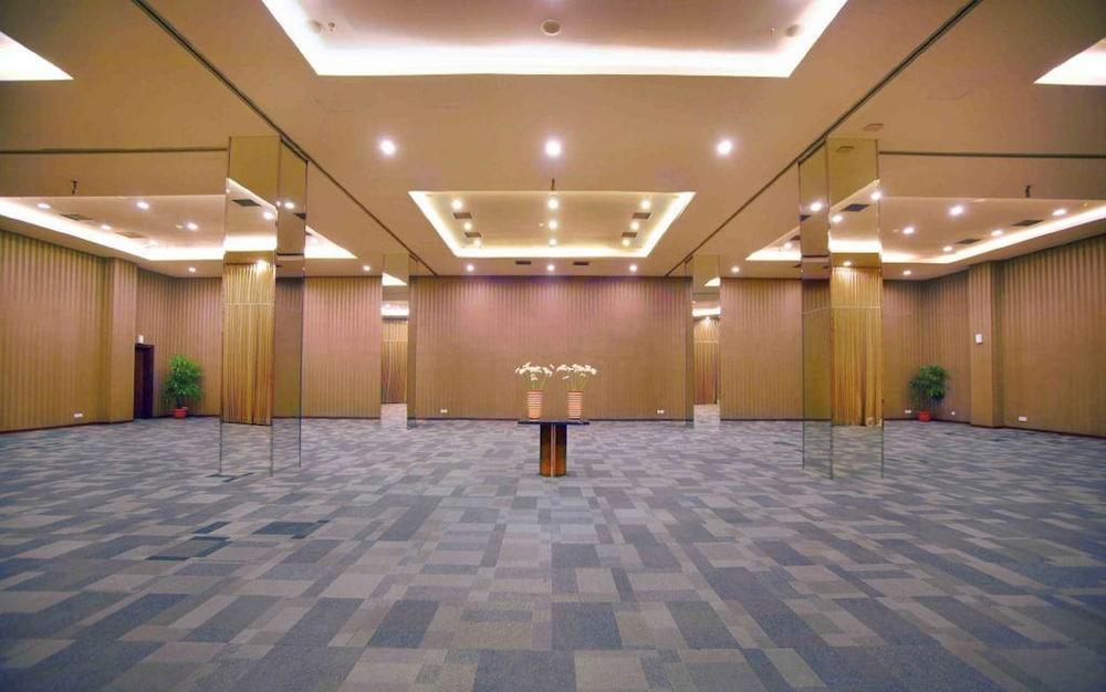 Aston Jember Hotel & Conference Center Exterior photo